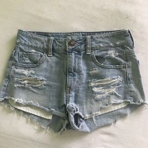 High Waisted Light Wash Distressed Demin Shorts